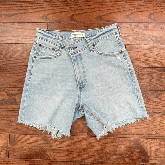 Abercrombie Dad Short - High Rise - Picture 5 of 7